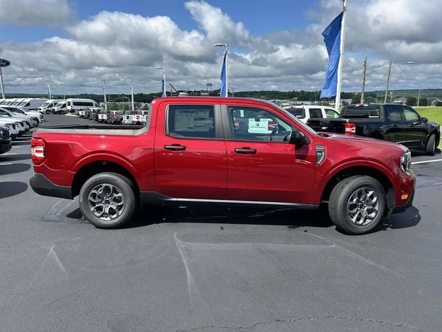 New 2026 Ruby Red Metallic Tinted Clearcoat Ford XLT image 3