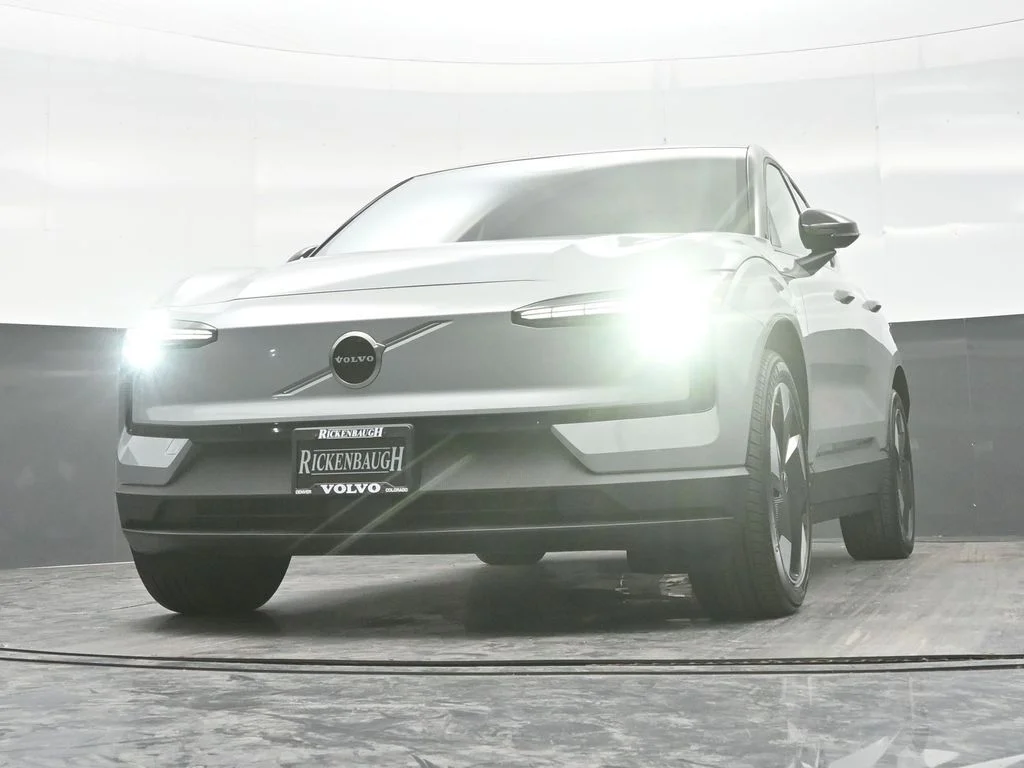 New 2026 Vapour Grey Volvo Twin Motor Performance Plus image 25