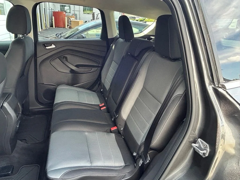 Used 2016 Gray Ford SE image 25