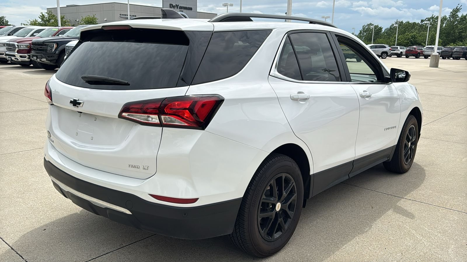 Used 2022 White Chevrolet LT image 16