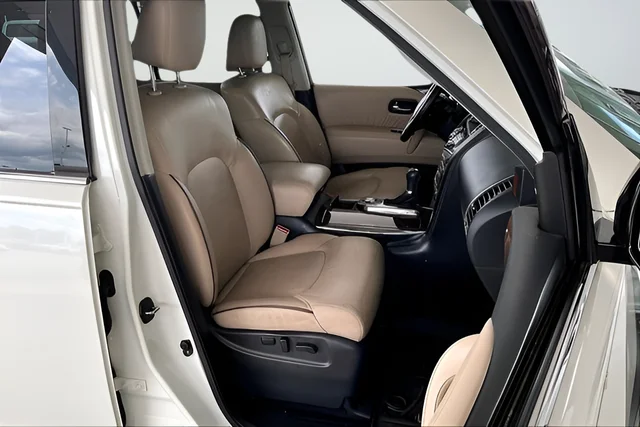 Used 2019 White Nissan SL image 27