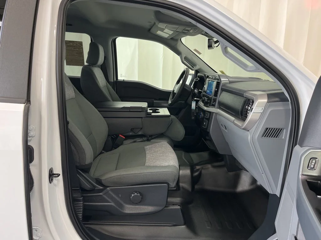 Used 2023 White Ford XL image 19