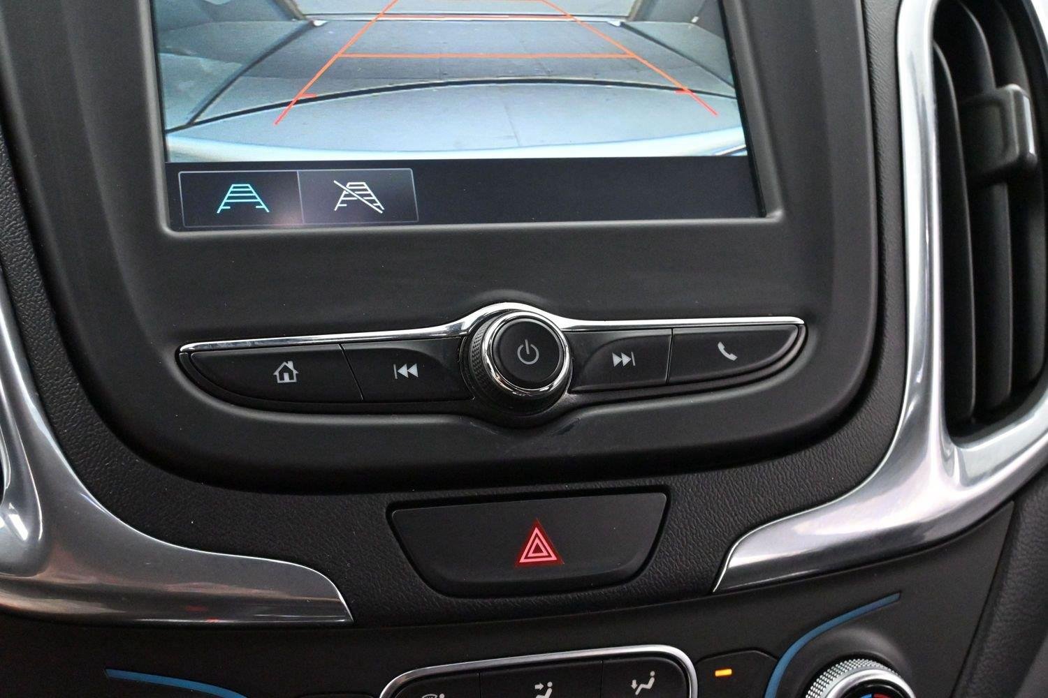 Used 2018 Silver Ice Metallic Chevrolet LT image 22