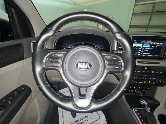 Used 2017 Red Kia EX image 14