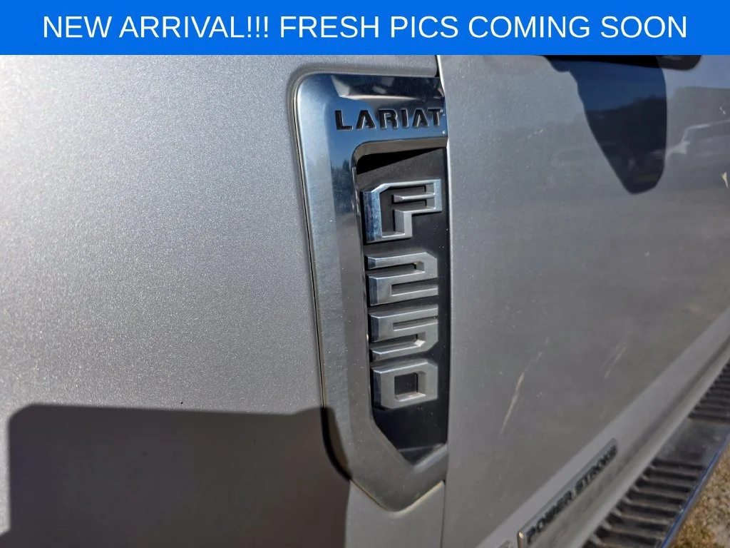 Used 2018  Ford XL image 12