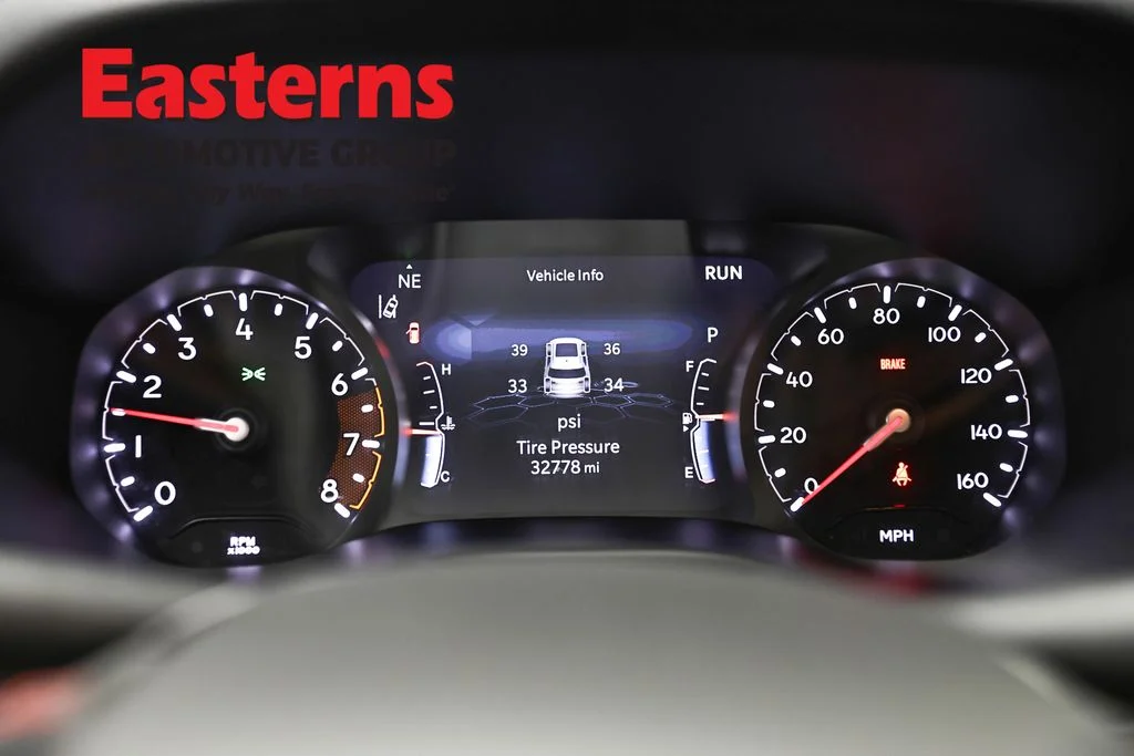 Used 2025 Silver Jeep Trailhawk image 18