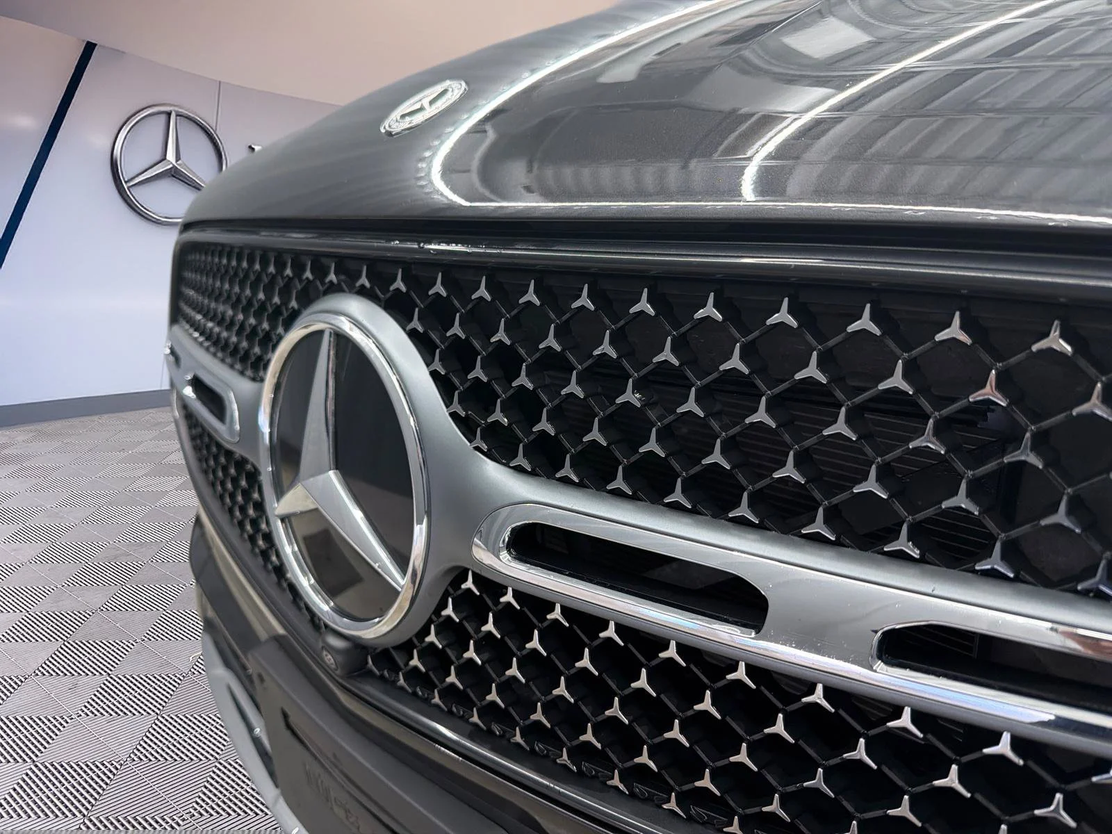 Used 2023 Grey Mercedes-Benz GLC 300 image 11