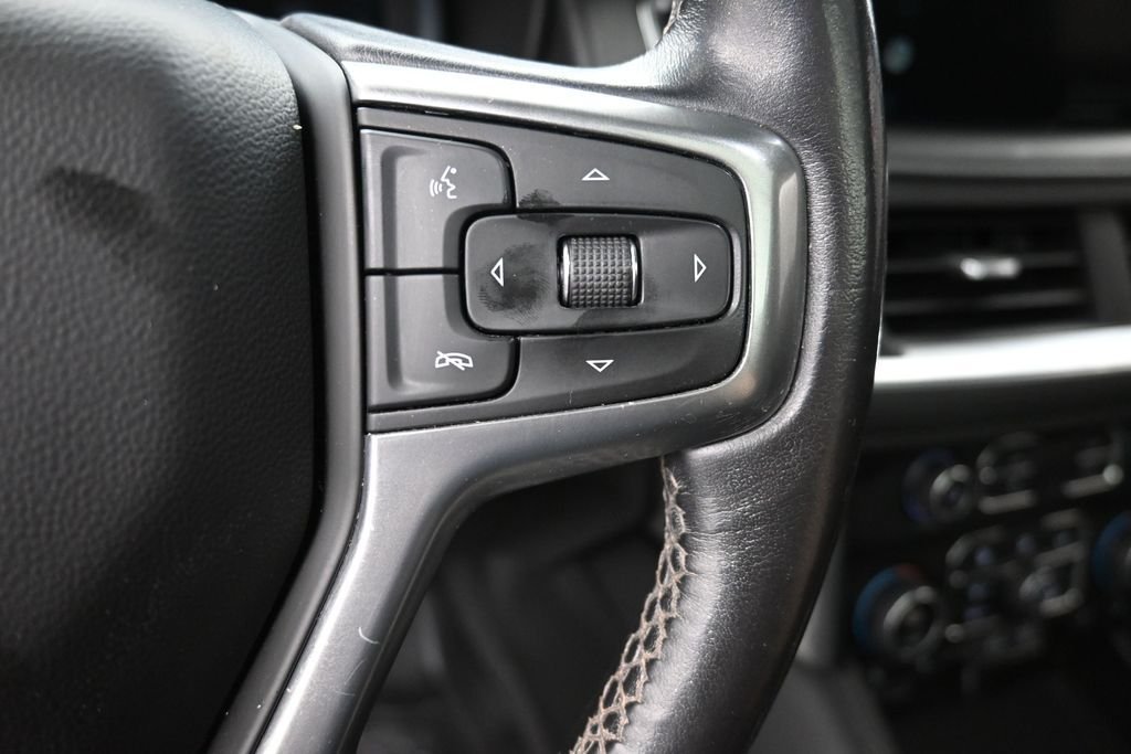 Used 2022 White Chevrolet Z71 image 6