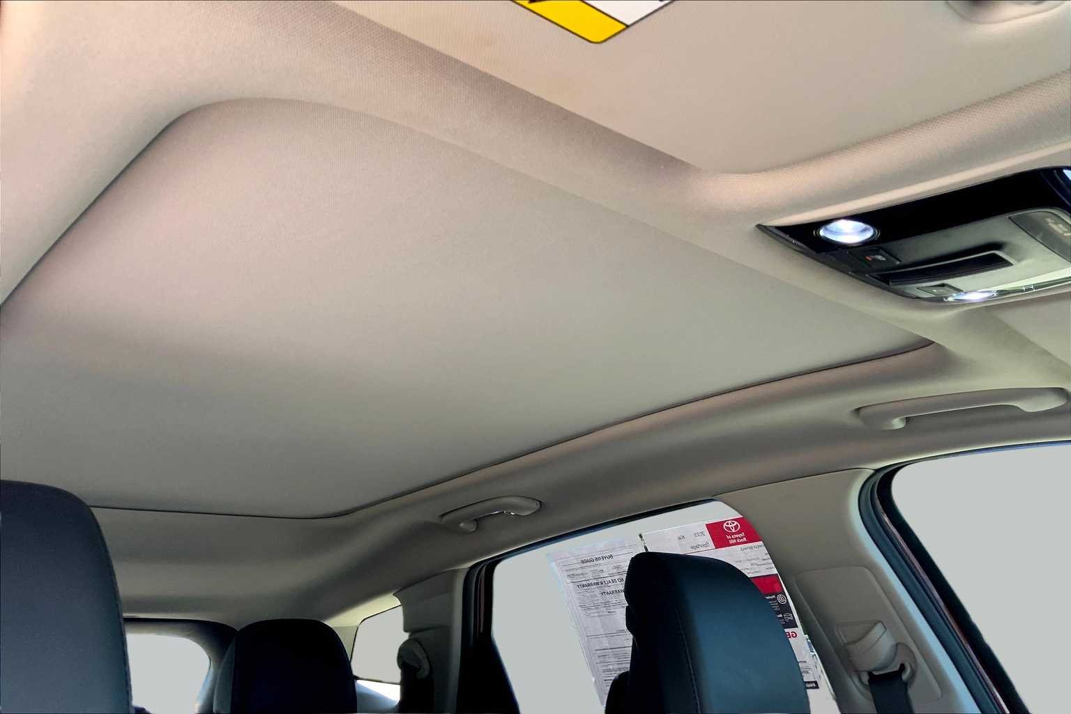 Used 2023 Dawning Red Kia SX image 13