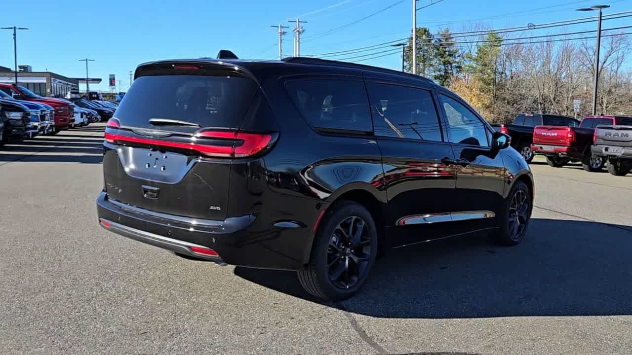 2026 Chrysler Pacifica Select - Photo 8