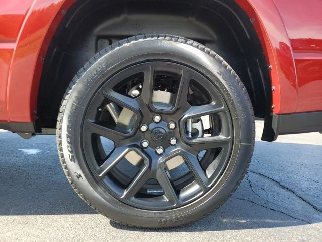 New 2026 Molten Red Pearl-Coat Exterior Paint RAM Laramie image 9
