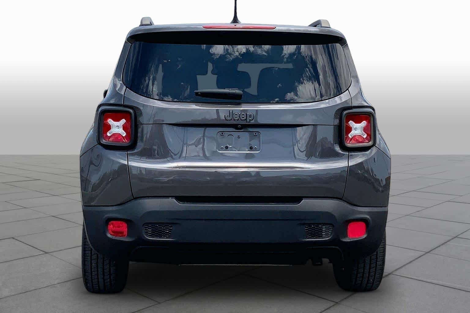 Used 2016 Granite Crystal Metallic Clearcoat Jeep 75th Anniversary image 5