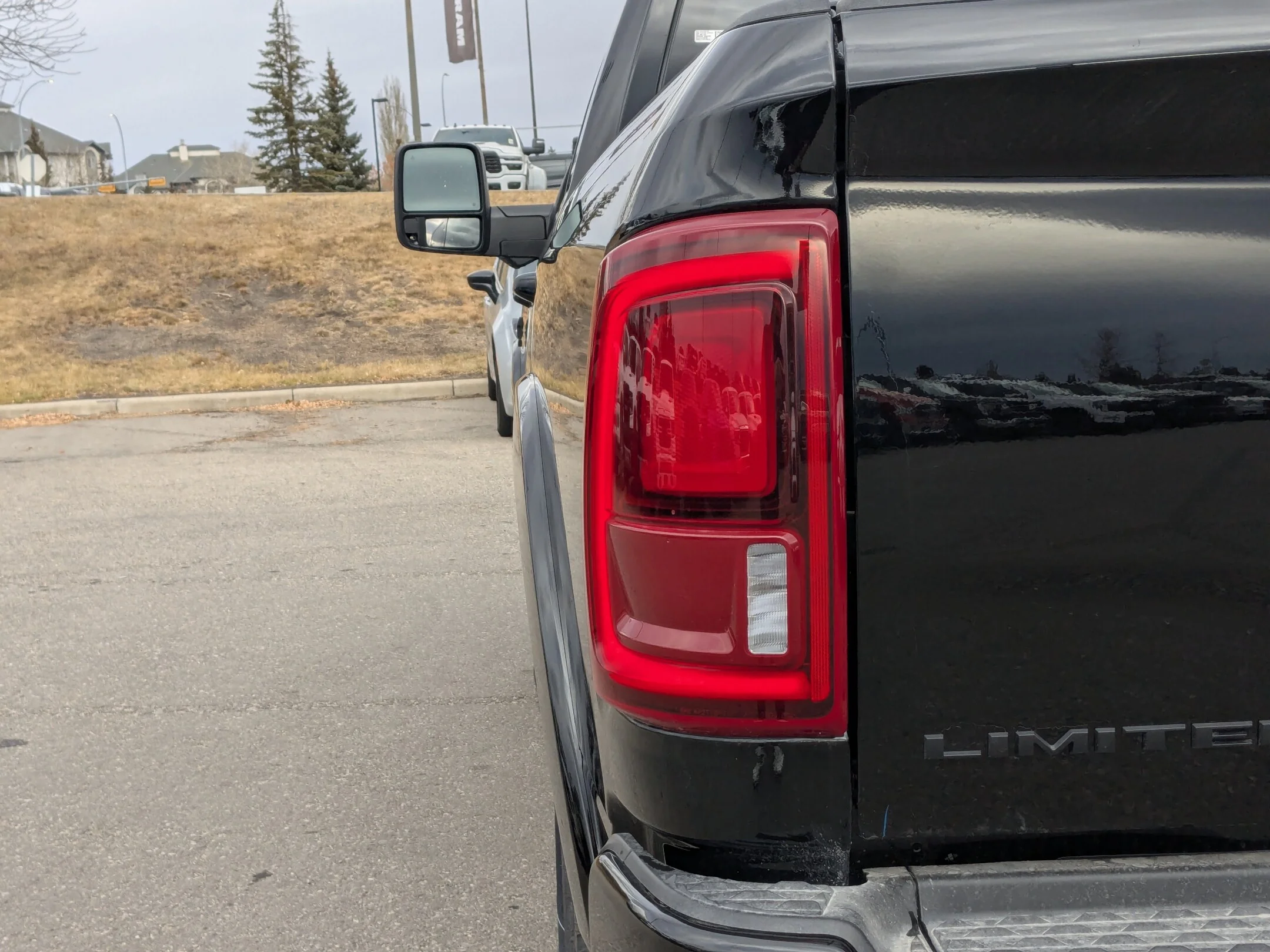 New 2026 Black RAM Limited - - 4x4 - 5th Wheel/Gooseneck Prep - 360 Cameras - Sunroof & More! image 11