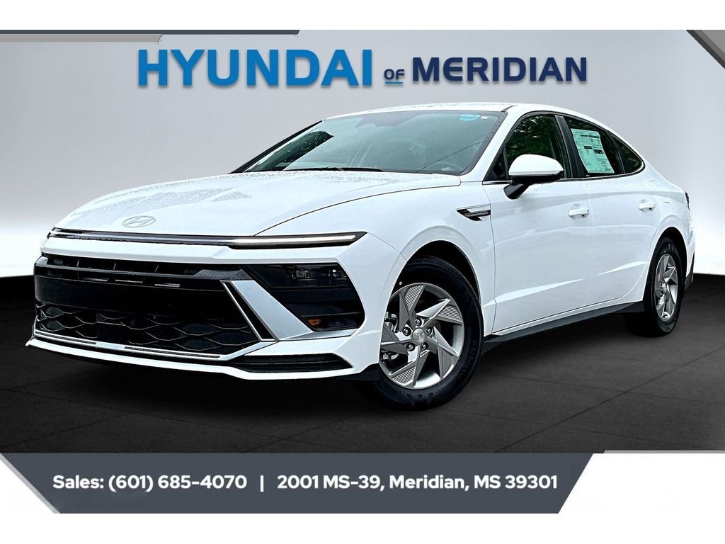 Used 2025 Serenity White Hyundai SE image 2
