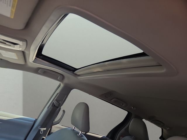 Used 2017 Red Toyota XLE image 8