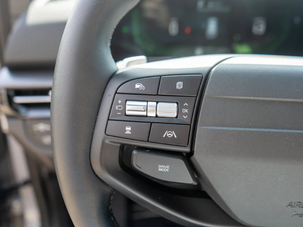 2026 Kia Sportage EX Hybrid - Photo 17