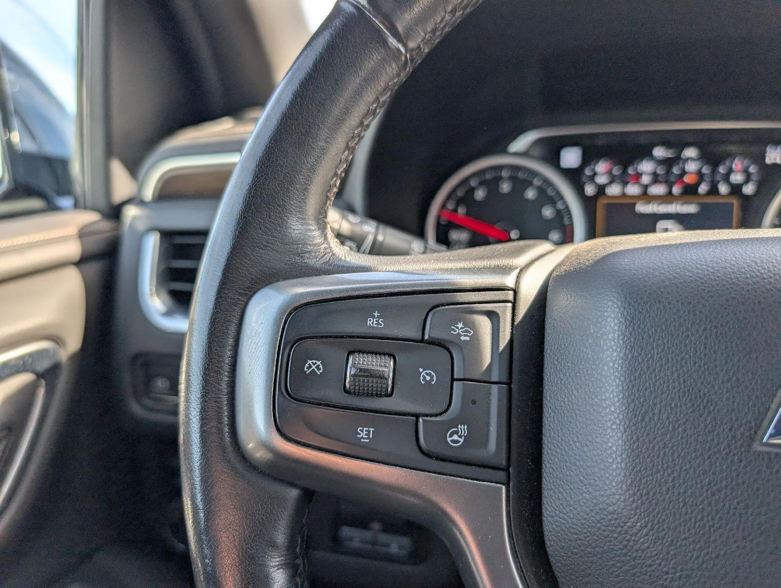 Used 2021 Shadow Gray Metallic Chevrolet Premier image 13