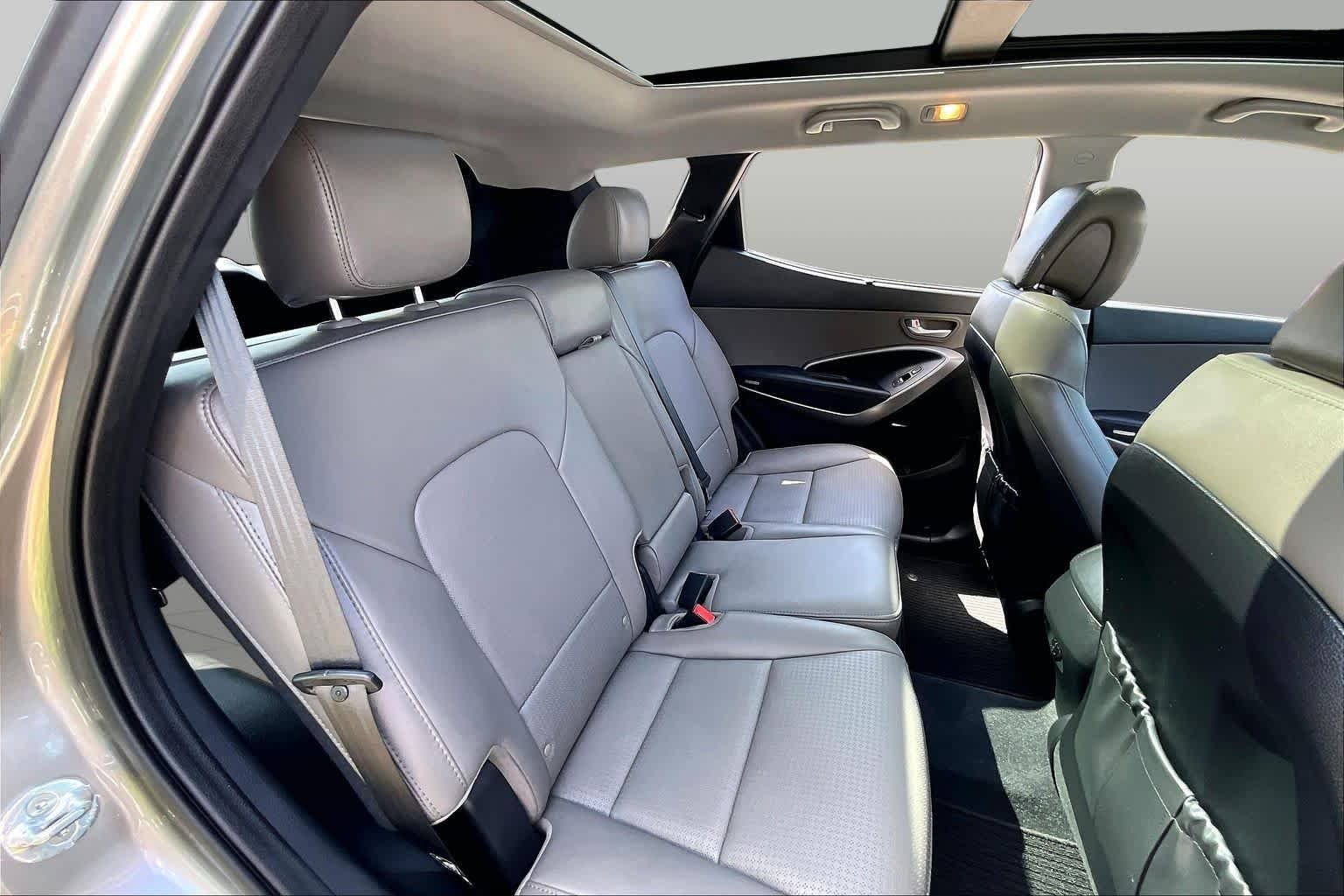 Used 2015 Mineral Gray Hyundai  image 21