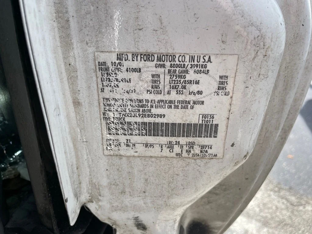 Used 2002 White Ford XL image 13