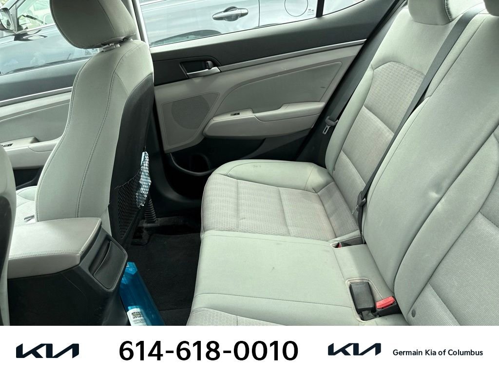 Used 2017 White Hyundai SE image 9