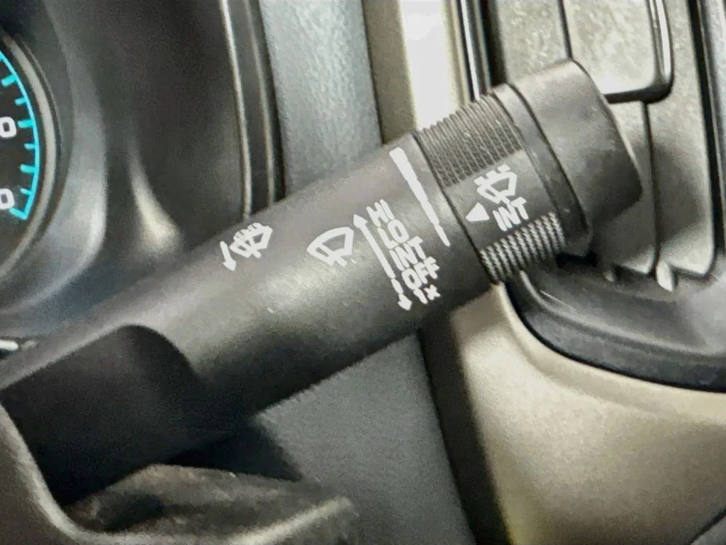 Used 2015 White Chevrolet Z71 image 13