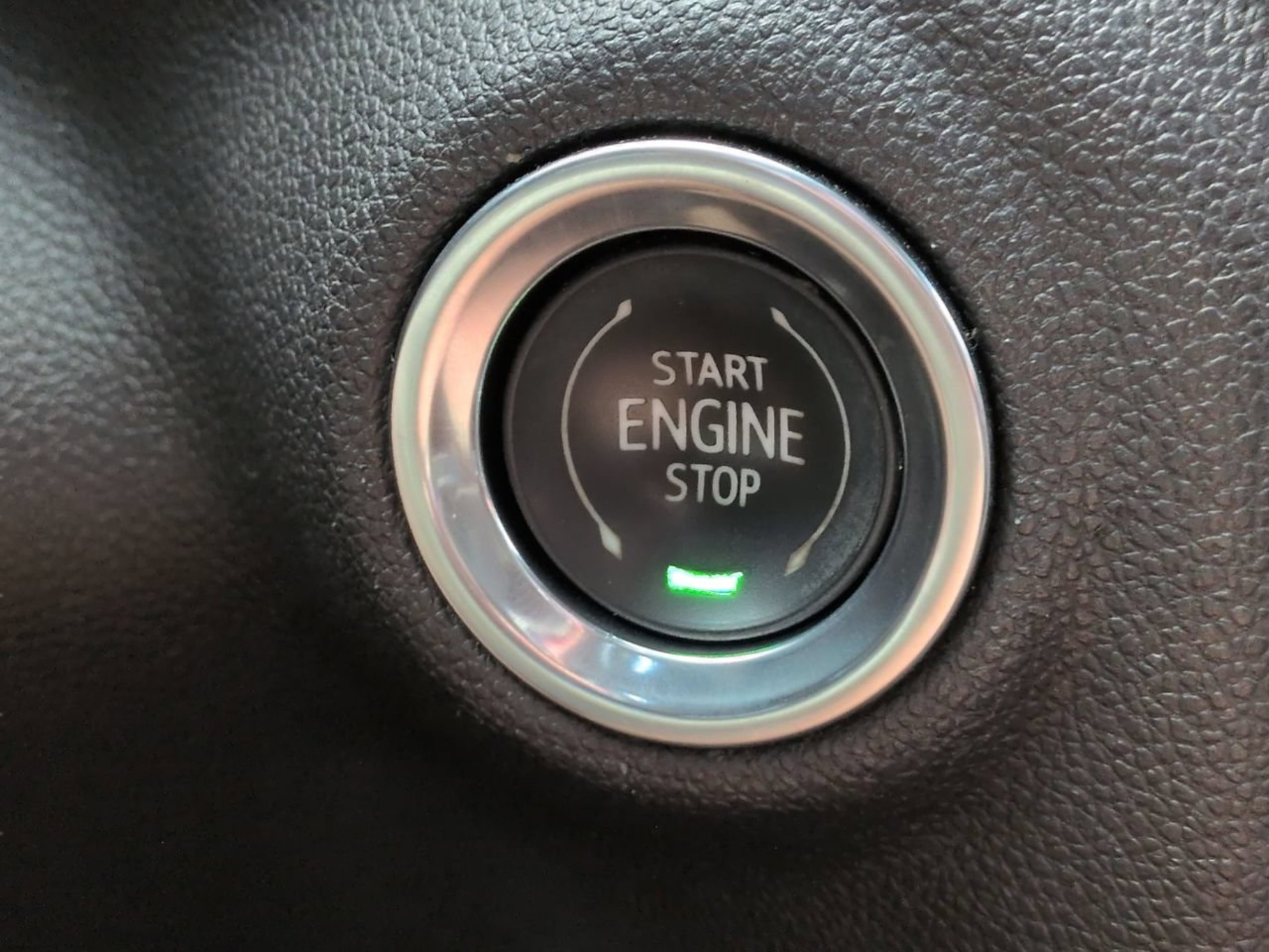 Used 2020 Cajun Red Tintcoat Chevrolet RST image 32