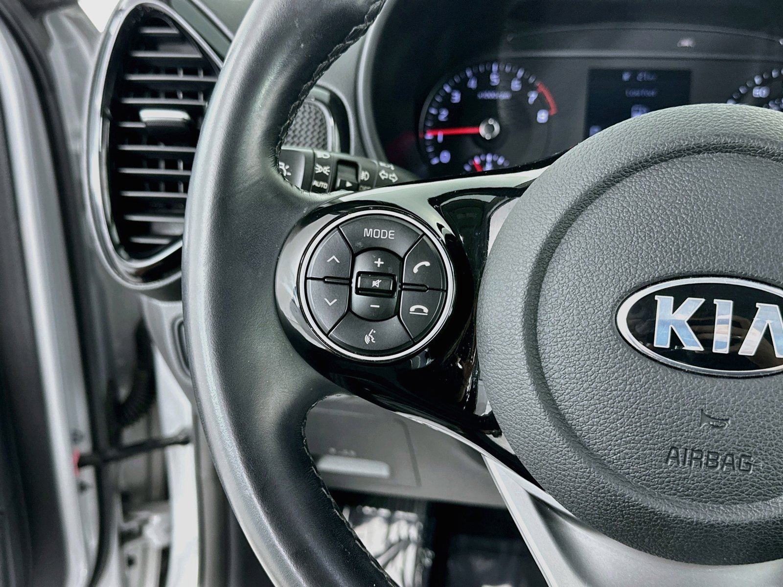 2021 Kia Soul EX - Photo 14