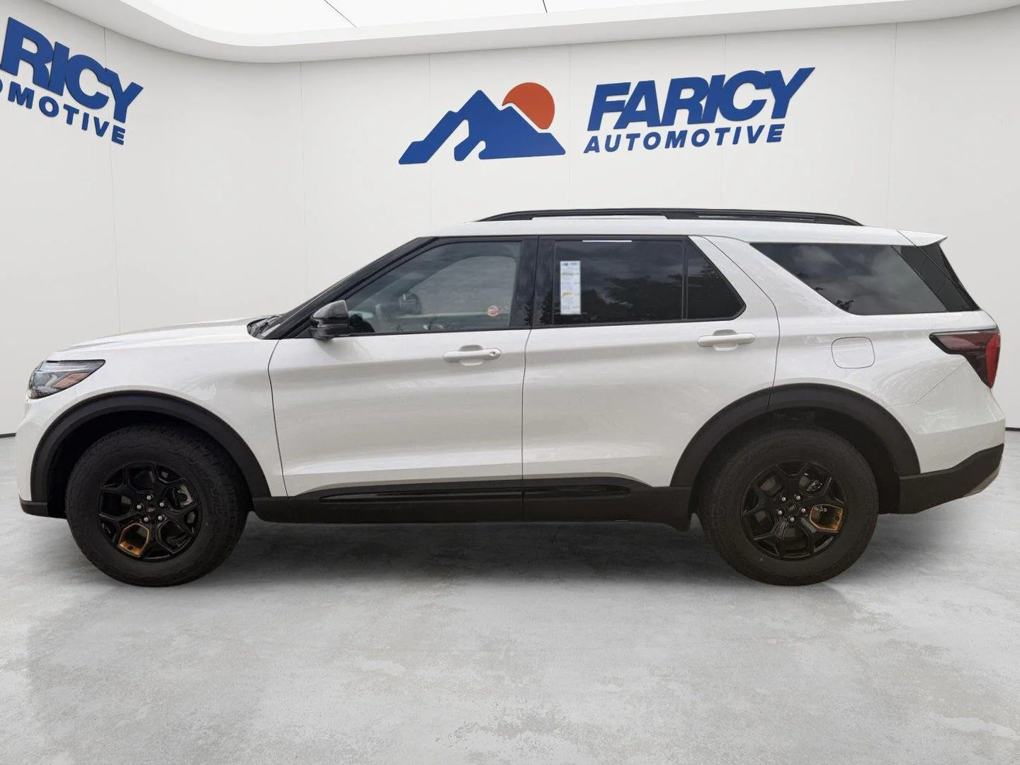 Used 2026 Star White Metallic Tri-Coat Ford Tremor image 2