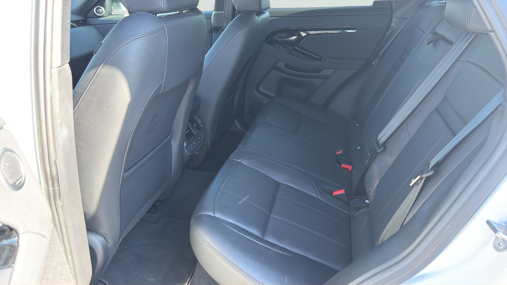 Used 2024 Fuji White Land Rover S image 18