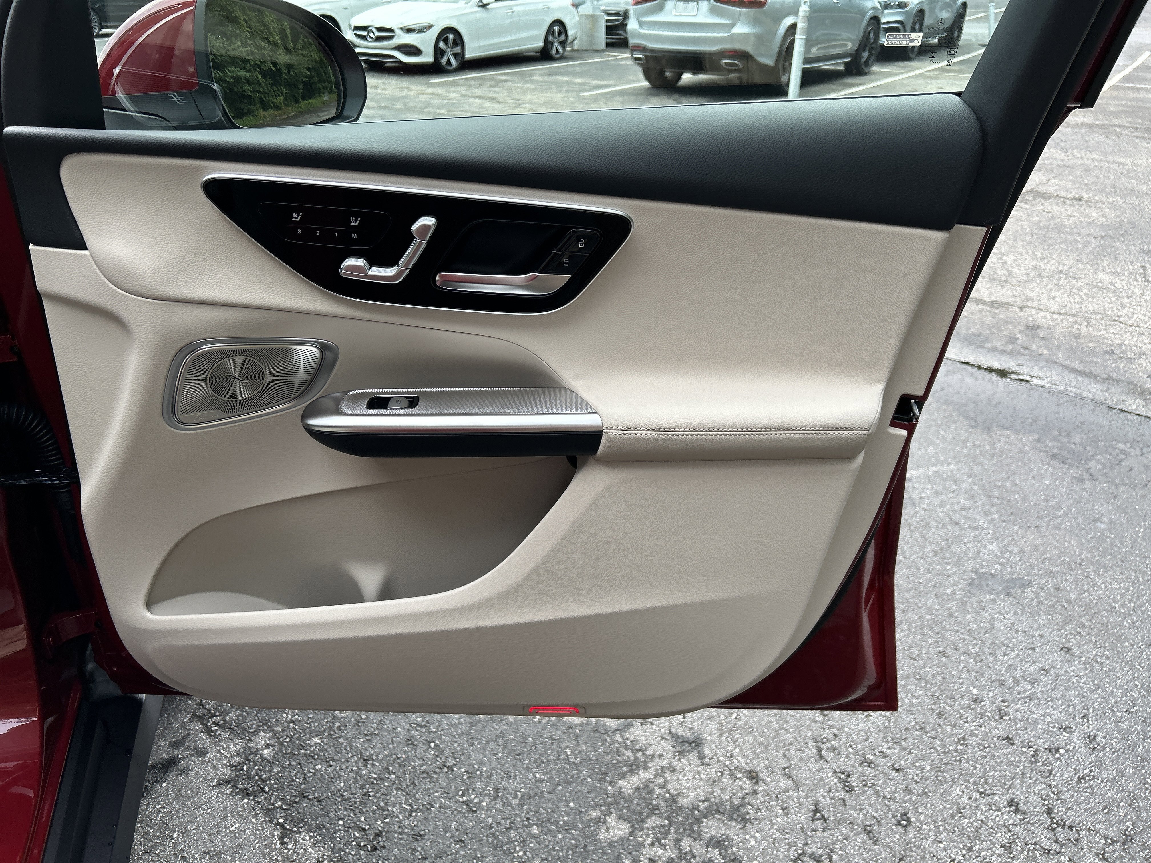 New 2026 MANUFAKTUR Patagonia Red Metallic Mercedes-Benz GLC 300 4MATIC® SUV image 41