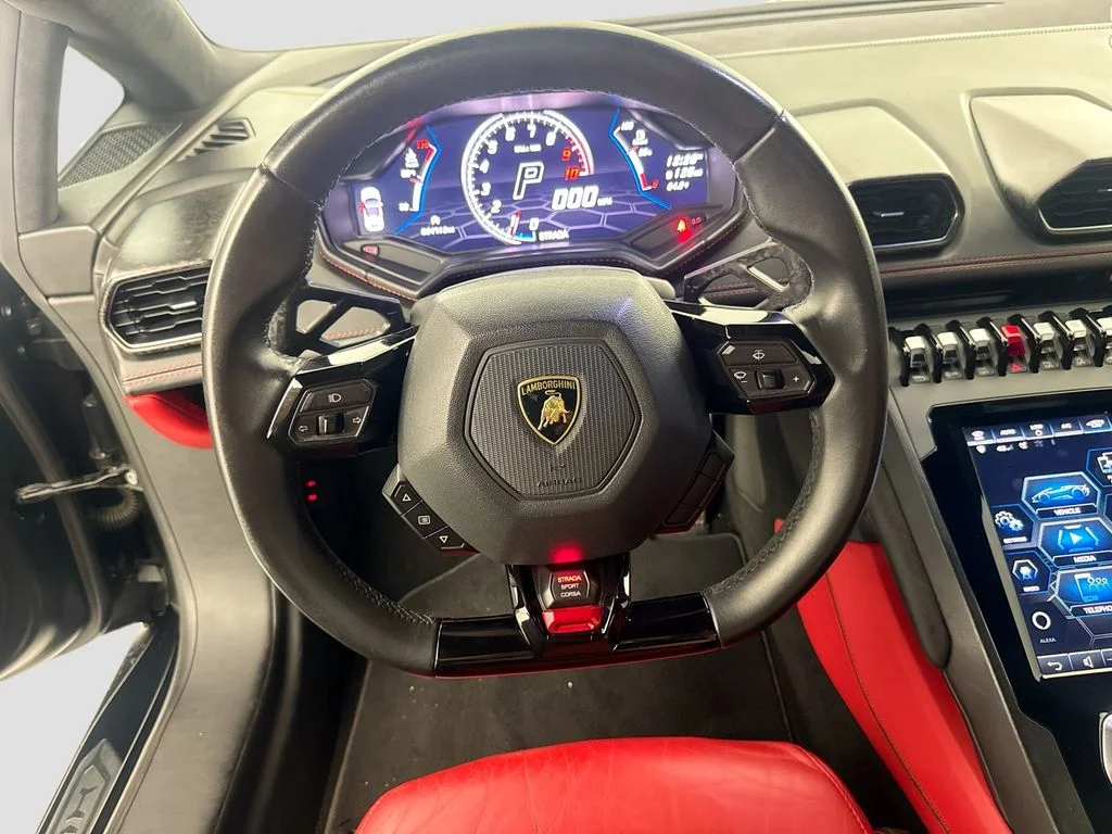 Used 2021 Black Lamborghini  image 23