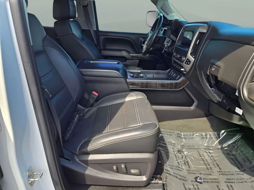 Used 2015 White GMC Denali image 7