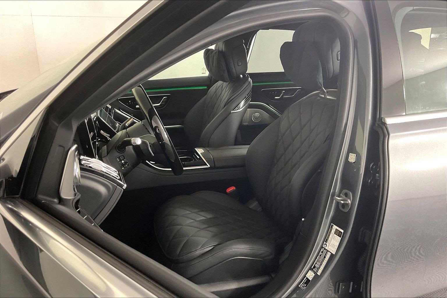 New 2026 Selenite Grey Metallic Mercedes-Benz S 580 image 23