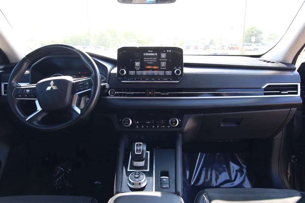 Used 2024  Mitsubishi SE image 42