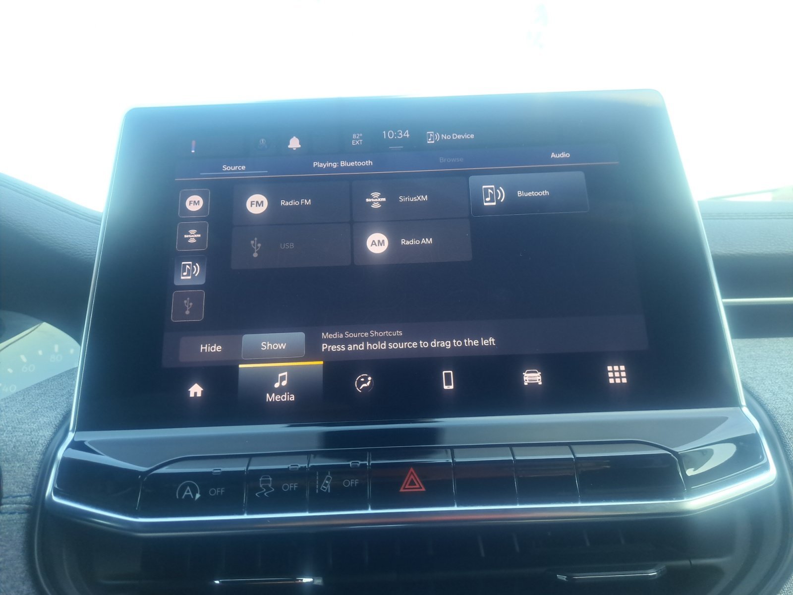 Used 2024 Bright White Clearcoat Jeep Latitude image 15