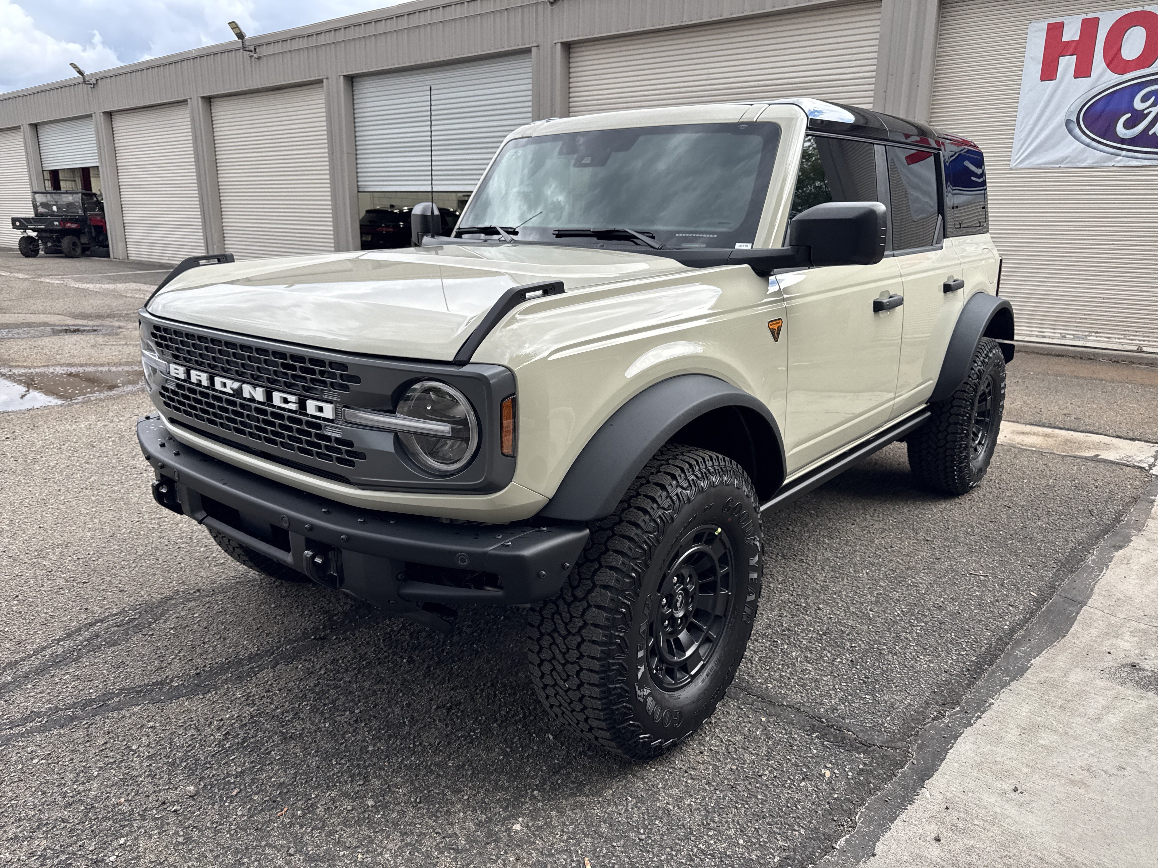 New 2026 Desert Sand Ford Badlands® image 3