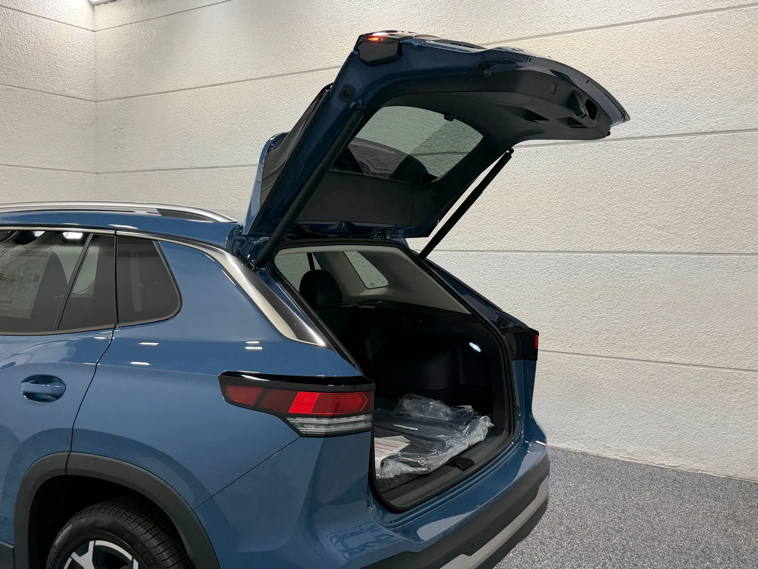 New 2026 Blue Volkswagen SE image 24
