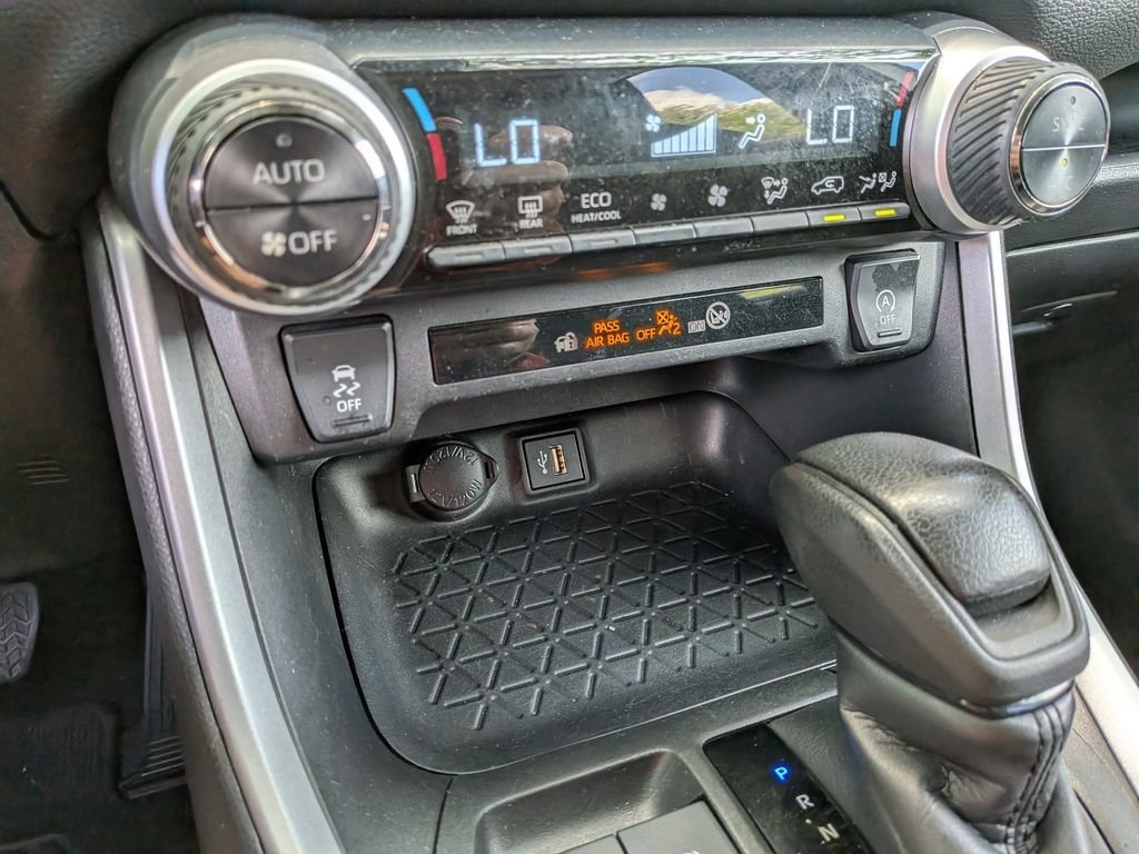 Used 2024 Silver Toyota XLE image 18