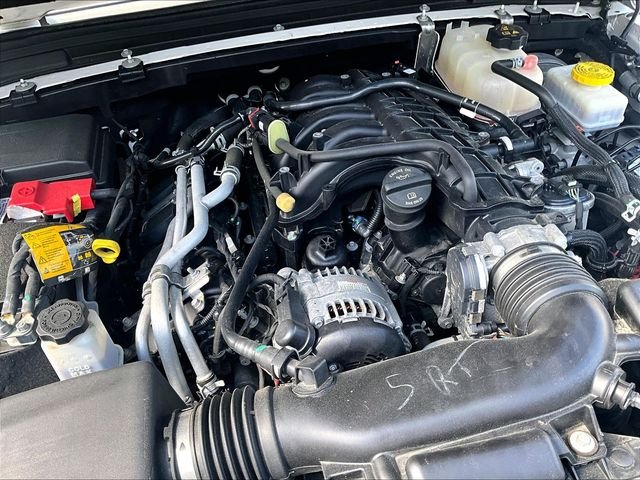 Used 2022 White Jeep Unlimited Sahara image 32