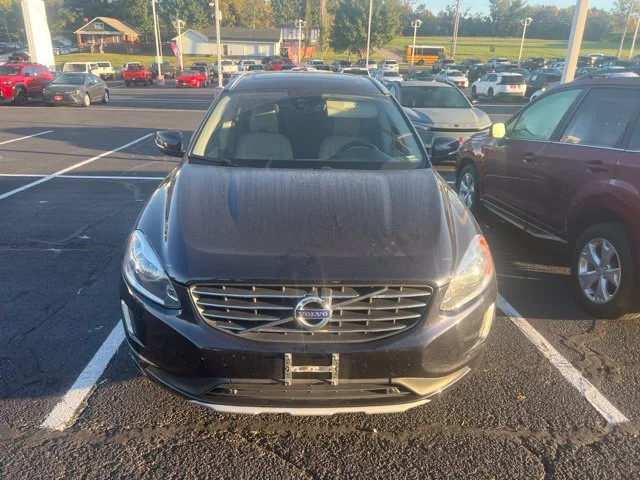 Used 2016 Blue Volvo T6 Drive-E image 3