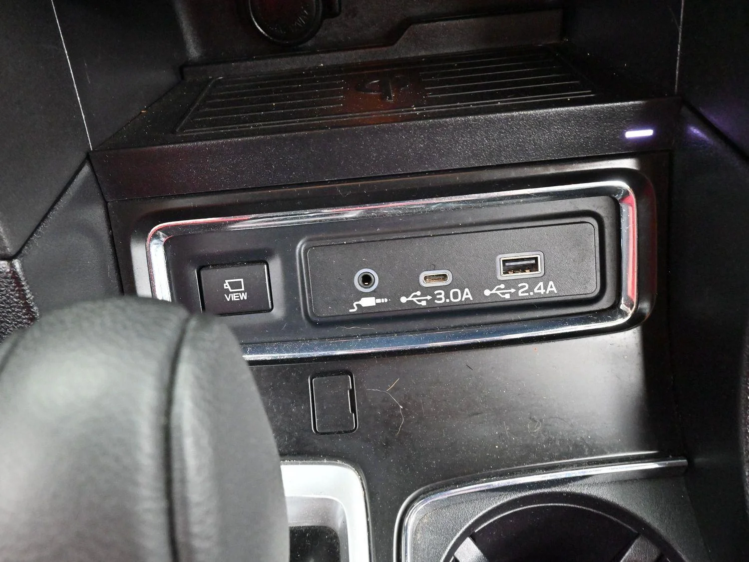 Used 2023 Ice Silver Metallic Subaru Limited image 23