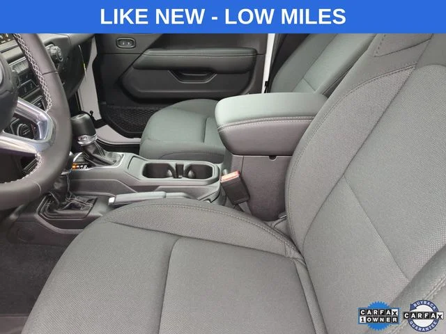 Used 2023 White Jeep Sahara image 22