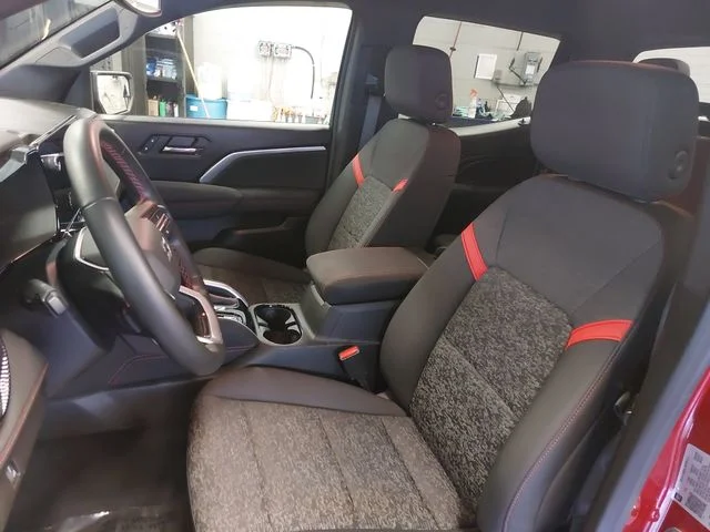 Used 2023 Red Chevrolet Z71 image 14