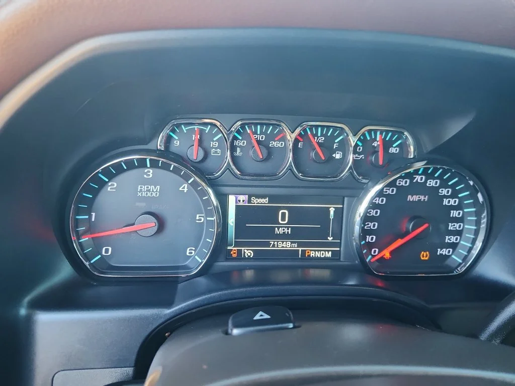 Used 2014 White Chevrolet High Country image 21