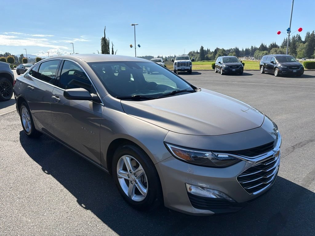 Used 2024 Mineral Gray Metallic Chevrolet 1LT image 8