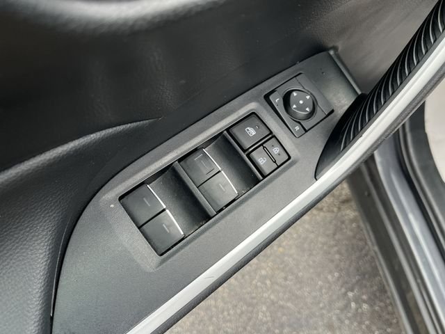 2024 Toyota RAV4 XLE - Photo 17