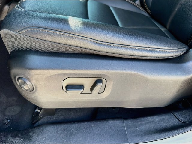 Used 2025 Bright White Clearcoat Jeep High Tide image 22