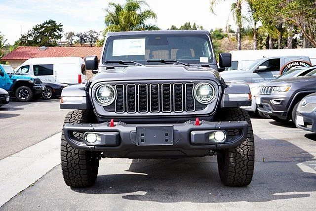 New 2026 Granite Crystal Metallic Clear-Coat Exterior Paint Jeep Rubicon image 5