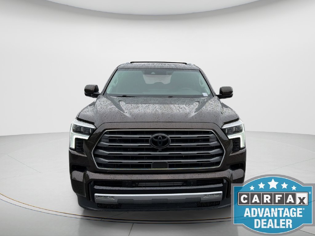Used 2024  Toyota Limited image 2