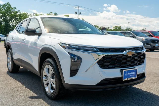 Used 2024 White Chevrolet LS image 4